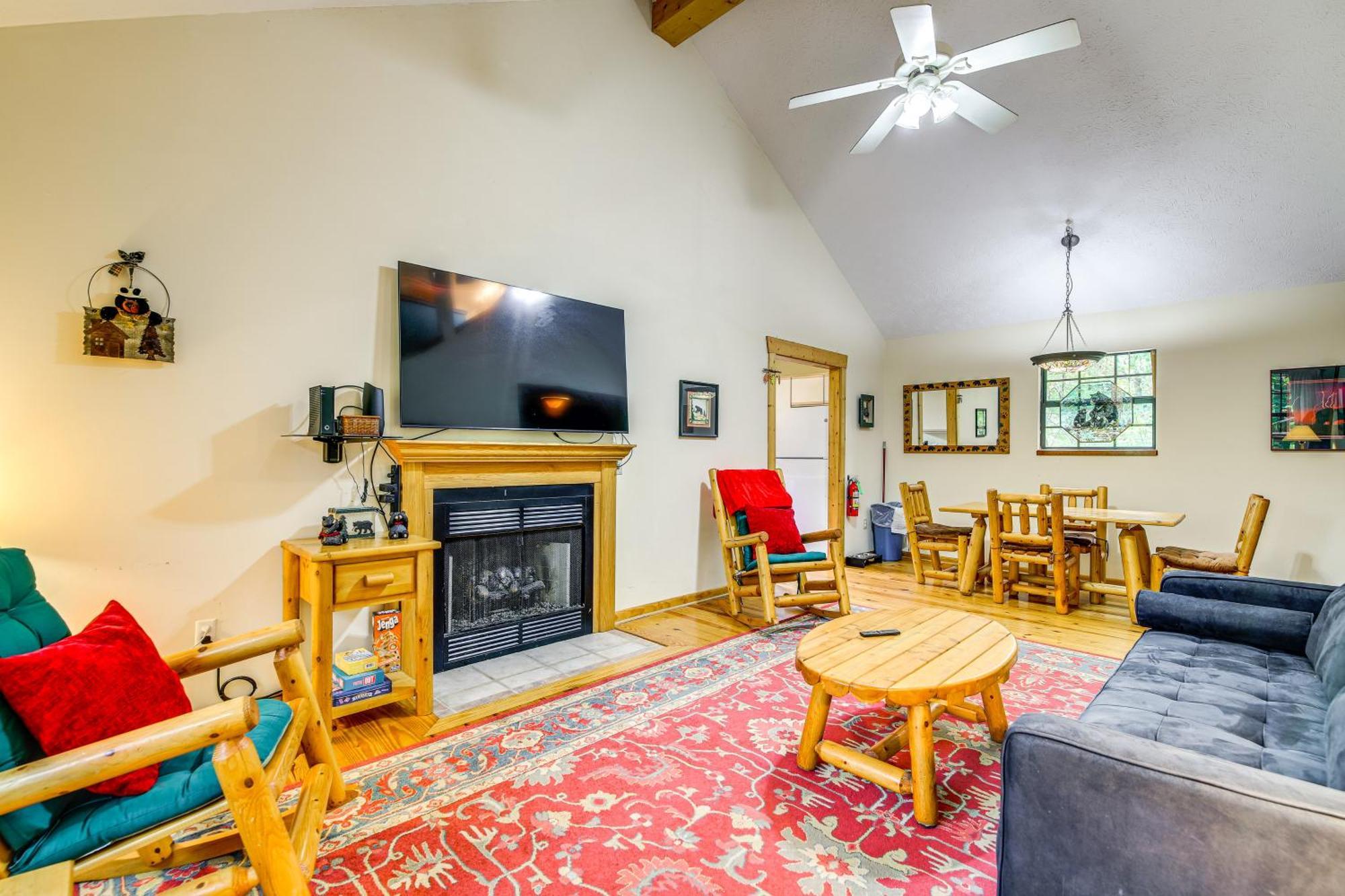 Pet-Friendly Sevierville Rental With Private Hot Tub Экстерьер фото